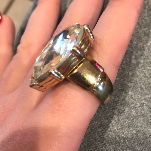 Large gem statement ring - Picture 2 of 3